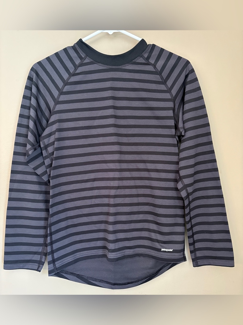 Patagonia Capilene 3 Midweight Long Sleeve Shirt Grey Striped Kids XL (14)